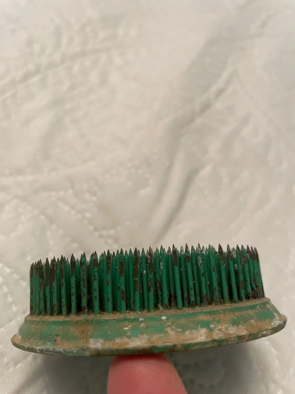 Vintage 3 1/2”W Heavy Metal Green Flower Frog Kenzan Pin Style Good Condition - Picture 10 of 11